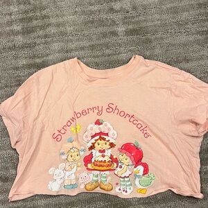 Cropped cutoff raw hem T-Shirt Strawberry Shortcakes